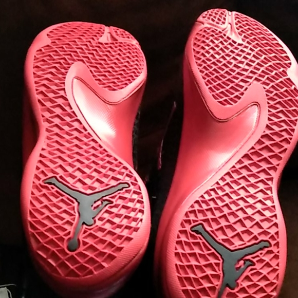 COPY - Men's Jordan shoes (Size 11) - Picture 2 of 4